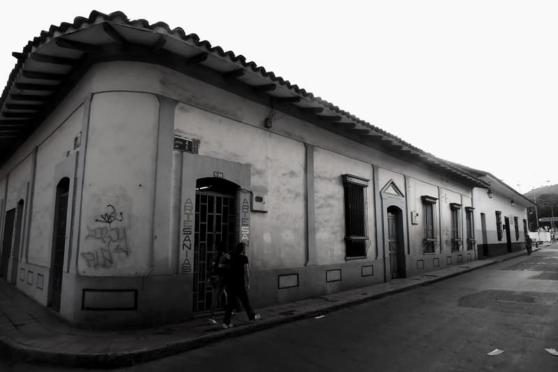 Casa que resiste, Fotografía de Chalo Rojas