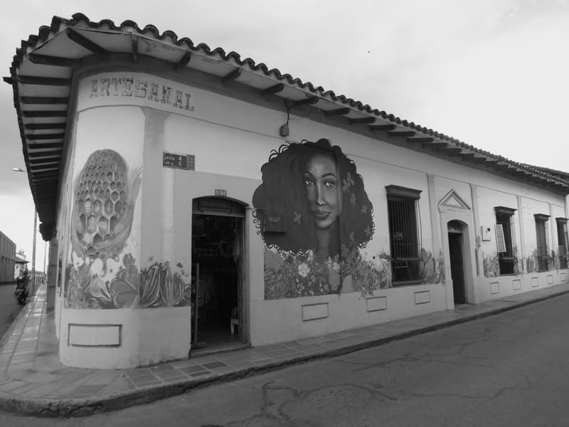 Mural en la casa antigua, Fotografía de Chalo Rojas