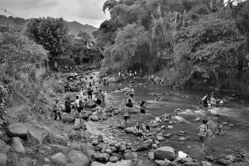 El río entre piedras, Fotografía de Chalo Rojas