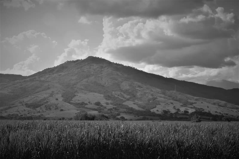 Montaña y nube, Fotografía de Chalo Rojas